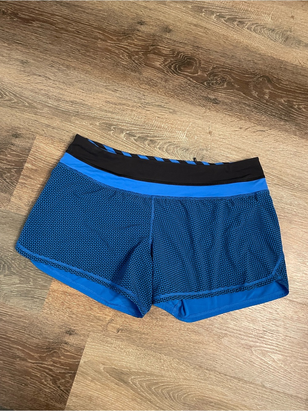 lululemon athletica Groovy Run Shorts Athletic geometric pattern Size 10